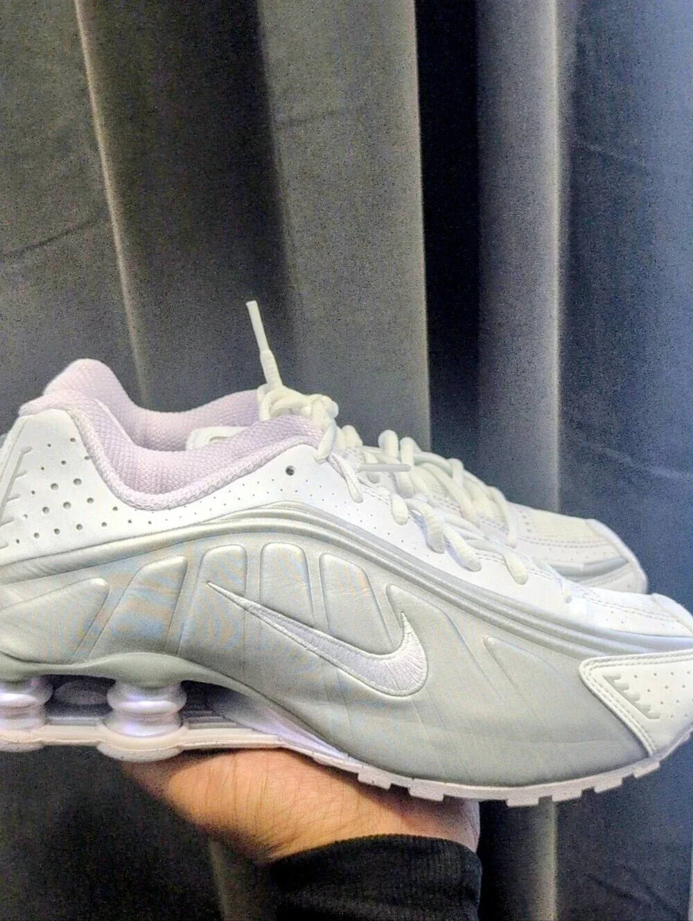 Women's Nike Shox R4 Grape HF5076-100 Size 7 NWOB